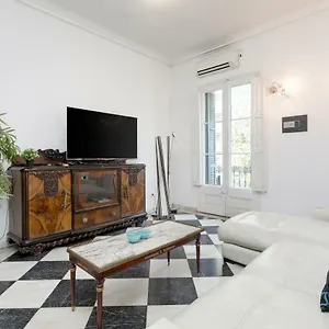 1229 - Awesome Center With Terrace Barcelona