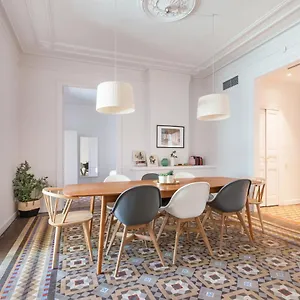 6 En Modernista En El Corazon De Barcelona